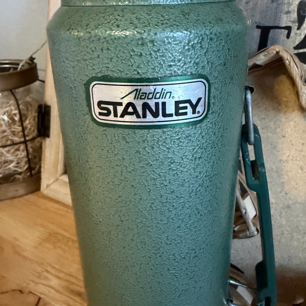 Stanley Aladdin Metal Thermos 1 Quart Green Vintage Model 98B94H - Picture 4 of 6